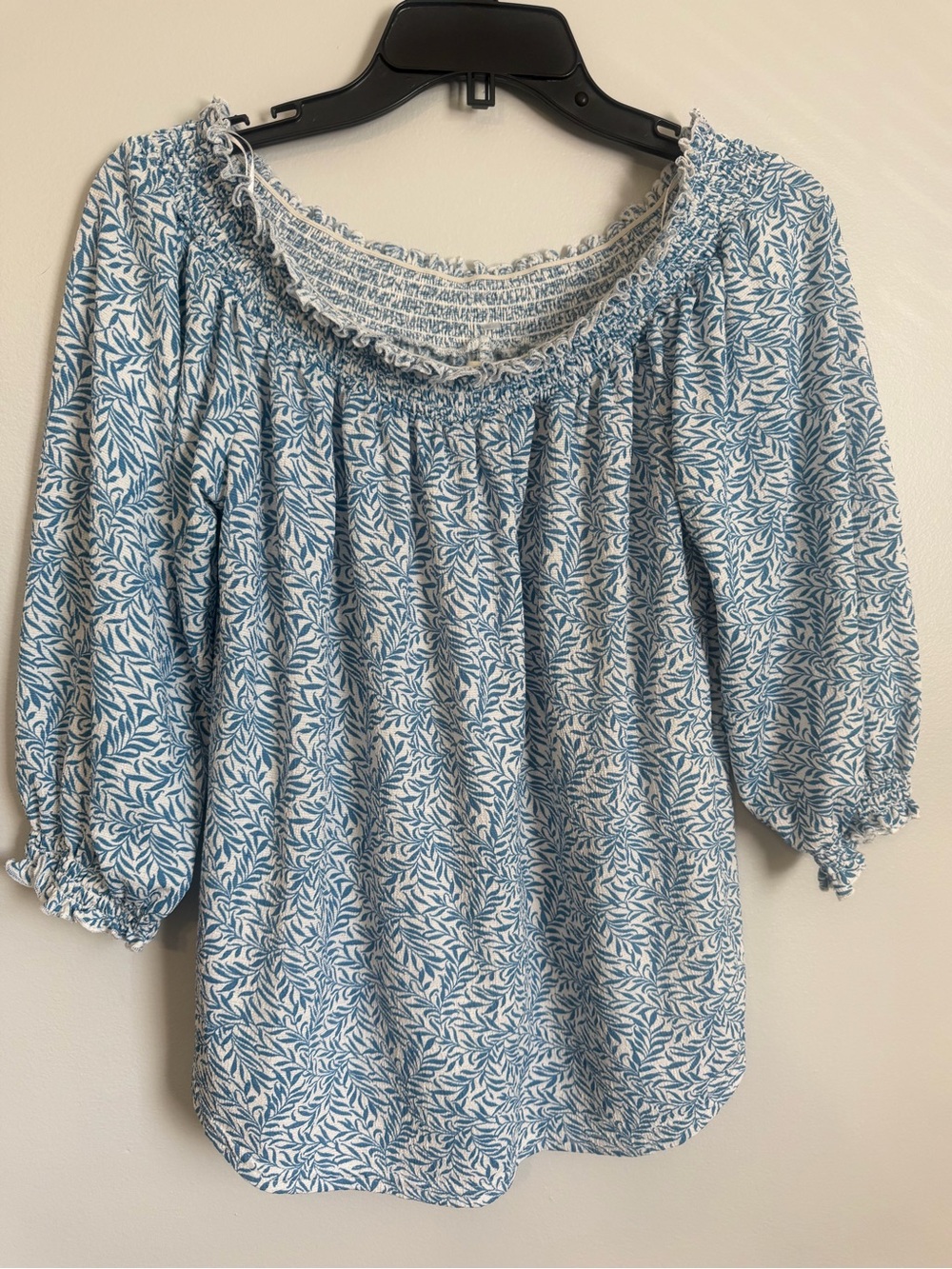 Melloday Smocked Off-Shoulder Blue Leaf Print Women's Top NWOT size medium